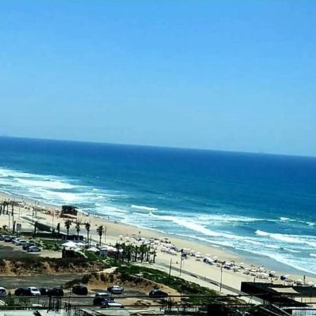 מלון דירות על הים בת ים 39 Экстерьер фото