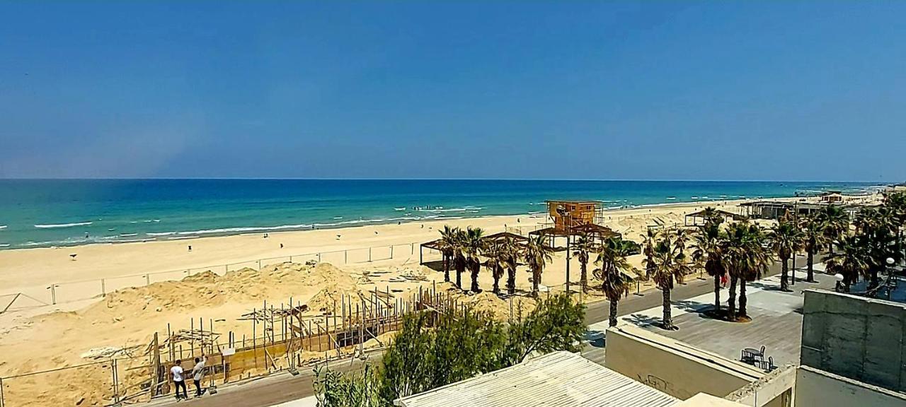 מלון דירות על הים בת ים 39 Экстерьер фото